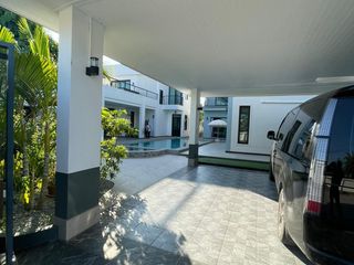 Villa zur Miete mit 5 Zimmer in Bang Lamung, Chonburi