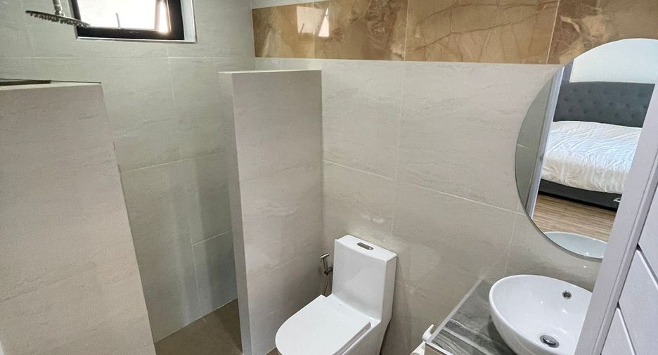 For rent 5 bedrooms villa in Bang Lamung, Chonburi
