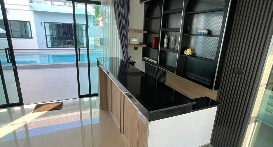 For rent 5 bedrooms villa in Bang Lamung, Chonburi