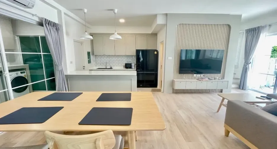 For sale and for rent 3 bedrooms townhouse in Prawet, Bangkok