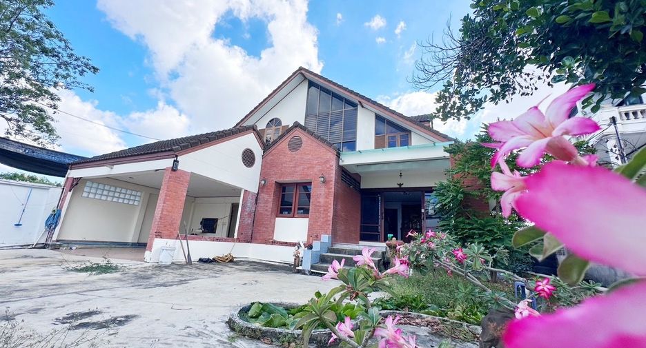 出售 4 卧室 独立屋 在 Huai Khwang, 曼谷