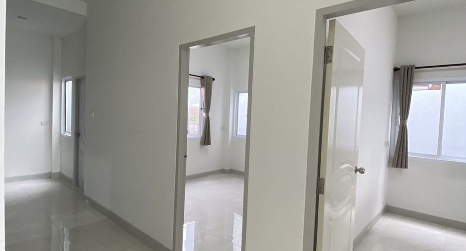 For rent 2 bedrooms townhouse in Mueang Chon Buri, Chonburi