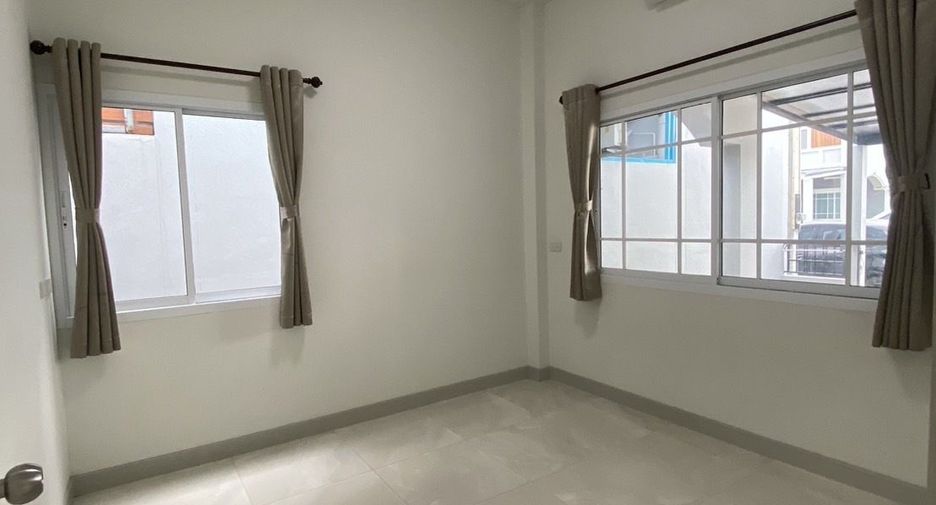 For rent 2 bedrooms townhouse in Mueang Chon Buri, Chonburi