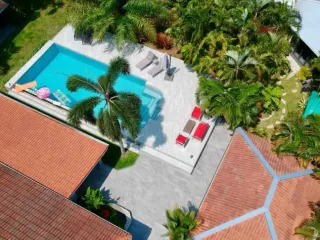 For rent 4 bedrooms villa in Mueang Phuket, Phuket
