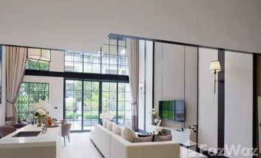 出售 4 卧室 独立屋 在 Watthana, 曼谷