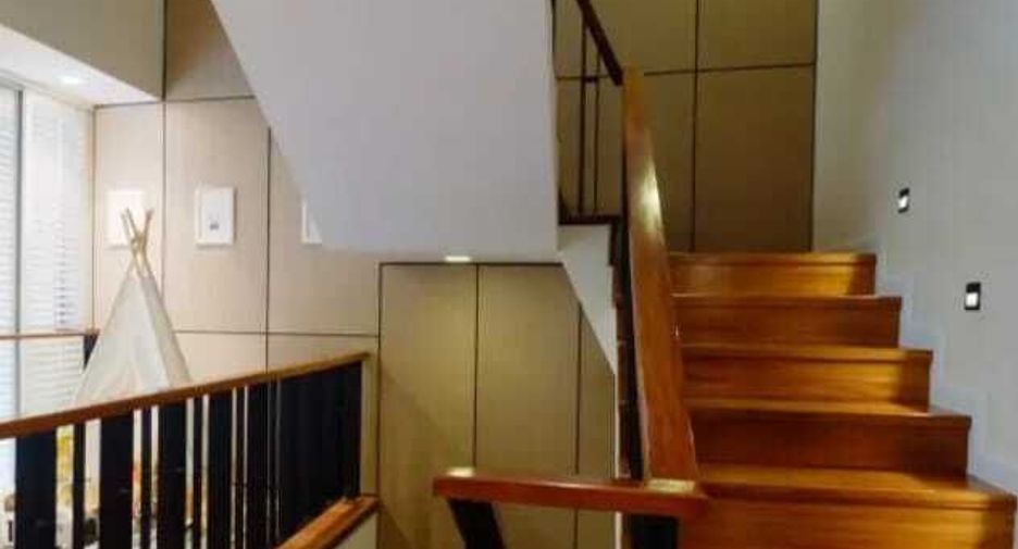 For sale 4 bedrooms house in Watthana, Bangkok
