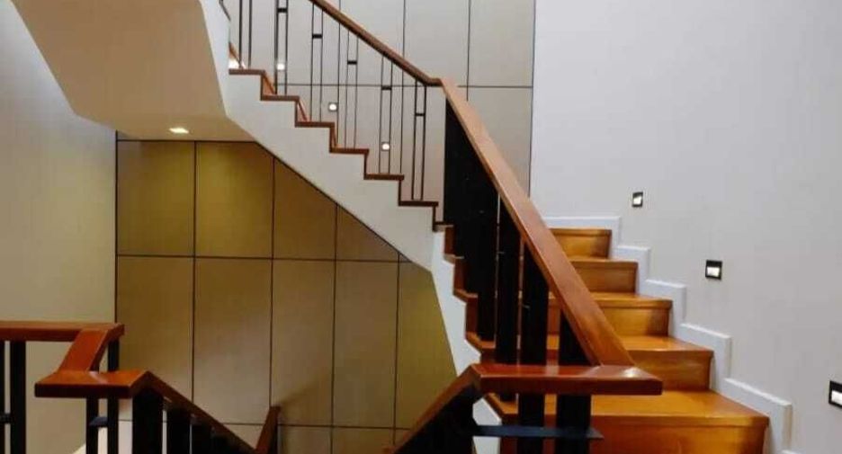 For sale 4 bedrooms house in Watthana, Bangkok