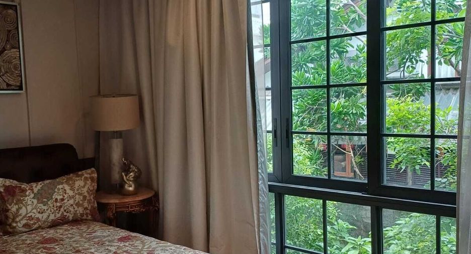 For sale 4 bedrooms house in Watthana, Bangkok