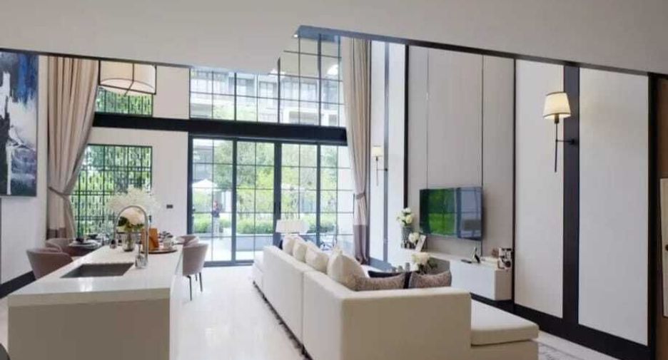 For sale 4 bedrooms house in Watthana, Bangkok