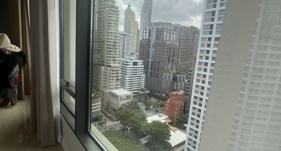 For sale 2 bedrooms condo in Pathum Wan, Bangkok
