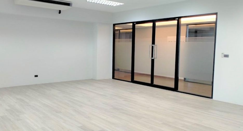 For rent office in Pak Kret, Nonthaburi