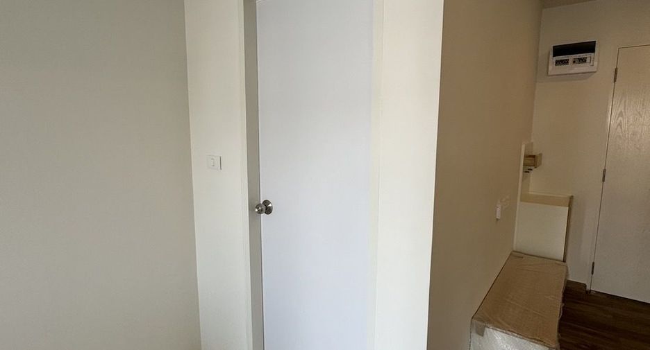 For sale studio condo in Mueang Samut Prakan, Samut Prakan