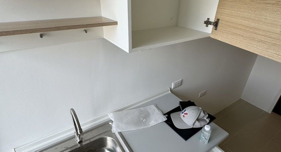 For sale studio condo in Mueang Samut Prakan, Samut Prakan