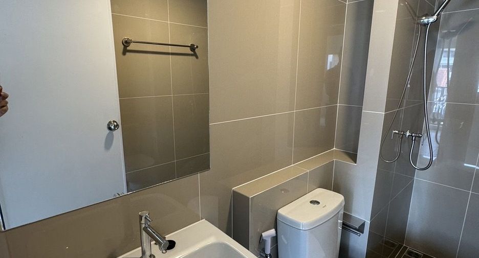 For sale studio condo in Mueang Samut Prakan, Samut Prakan
