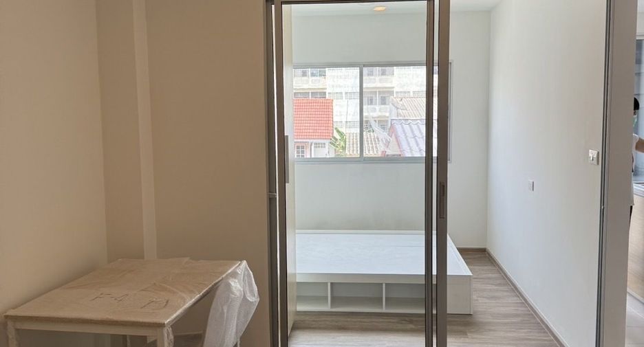 For sale studio condo in Mueang Samut Prakan, Samut Prakan
