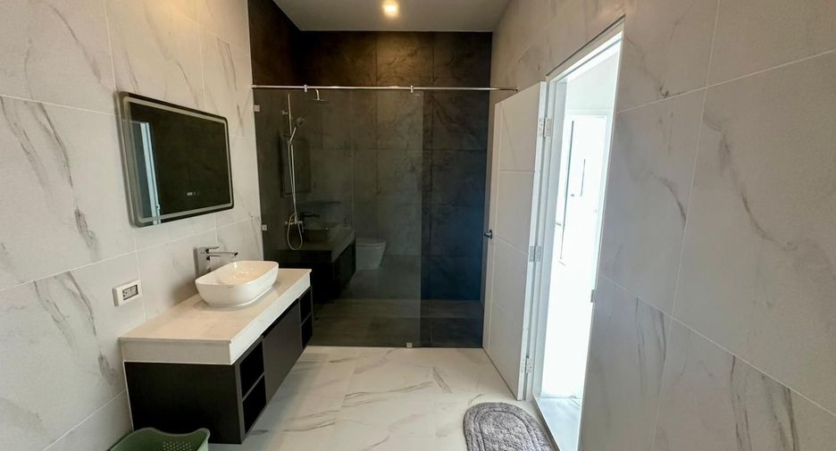 For rent 3 ベッドルーム villa in Mueang Phuket, Phuket