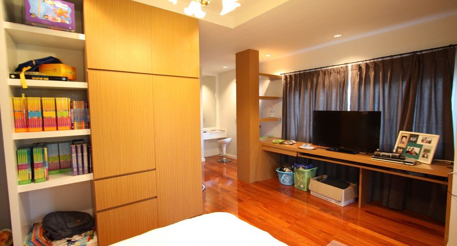 For sale 5 bedrooms villa in Bang Lamung, Chonburi