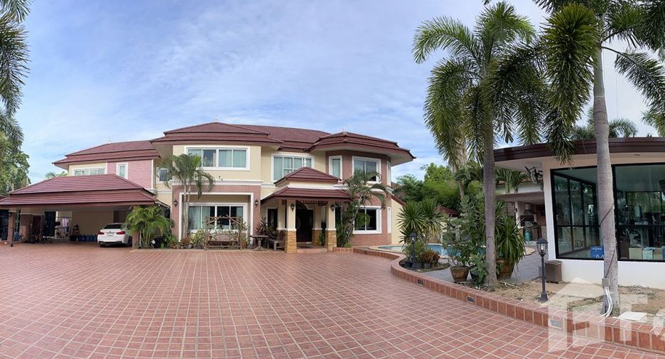 For sale 5 bedrooms villa in Bang Lamung, Chonburi