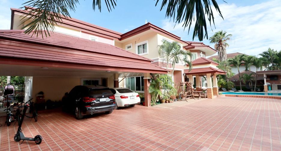 For sale 5 bedrooms villa in Bang Lamung, Chonburi