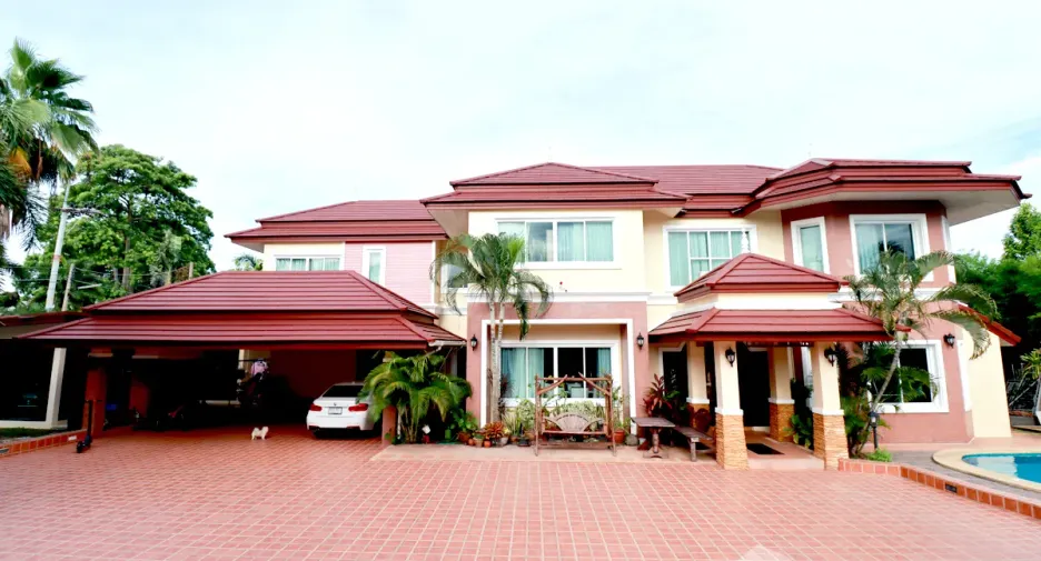 For sale 5 bedrooms villa in Bang Lamung, Chonburi