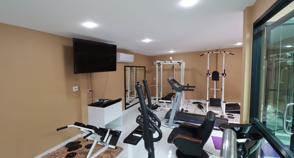 For sale 5 bedrooms villa in Bang Lamung, Chonburi