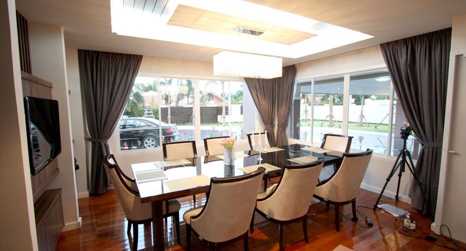 For sale 5 bedrooms villa in Bang Lamung, Chonburi