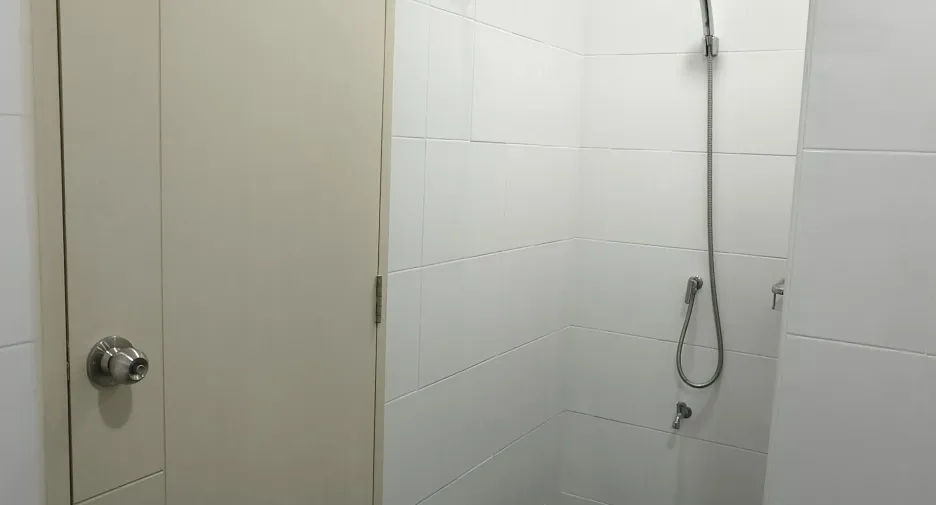 For rent 3 bedrooms townhouse in Pak Kret, Nonthaburi