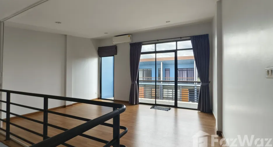 For rent 3 bedrooms townhouse in Pak Kret, Nonthaburi