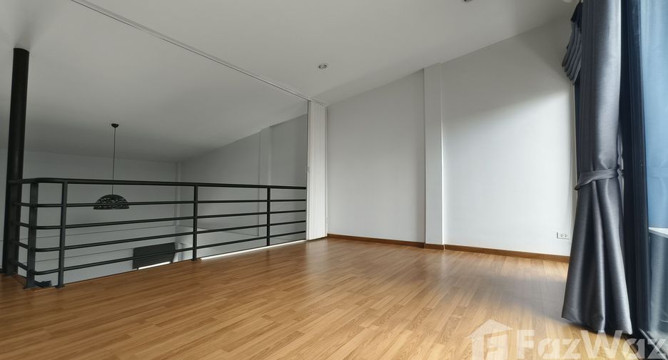 For rent 3 bedrooms townhouse in Pak Kret, Nonthaburi