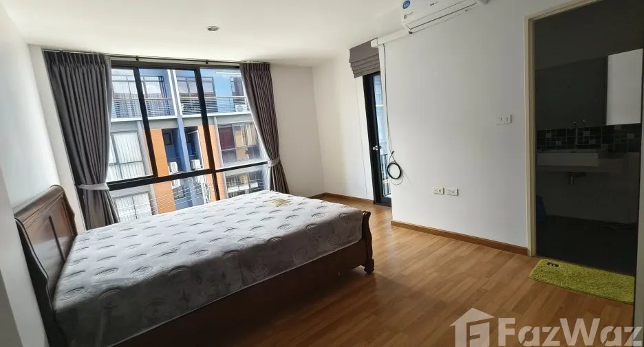 For rent 3 bedrooms townhouse in Pak Kret, Nonthaburi
