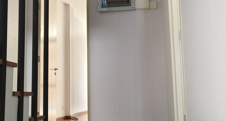 For rent 3 bedrooms townhouse in Pak Kret, Nonthaburi