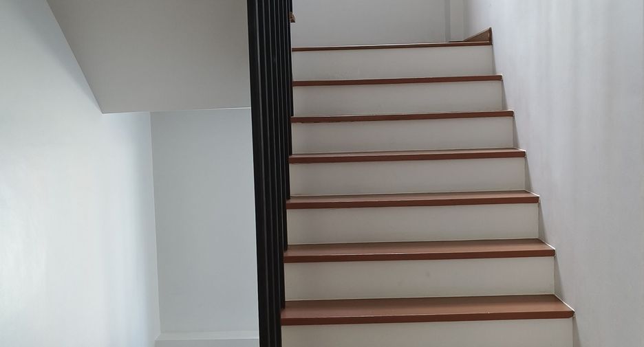 For rent 3 bedrooms townhouse in Pak Kret, Nonthaburi
