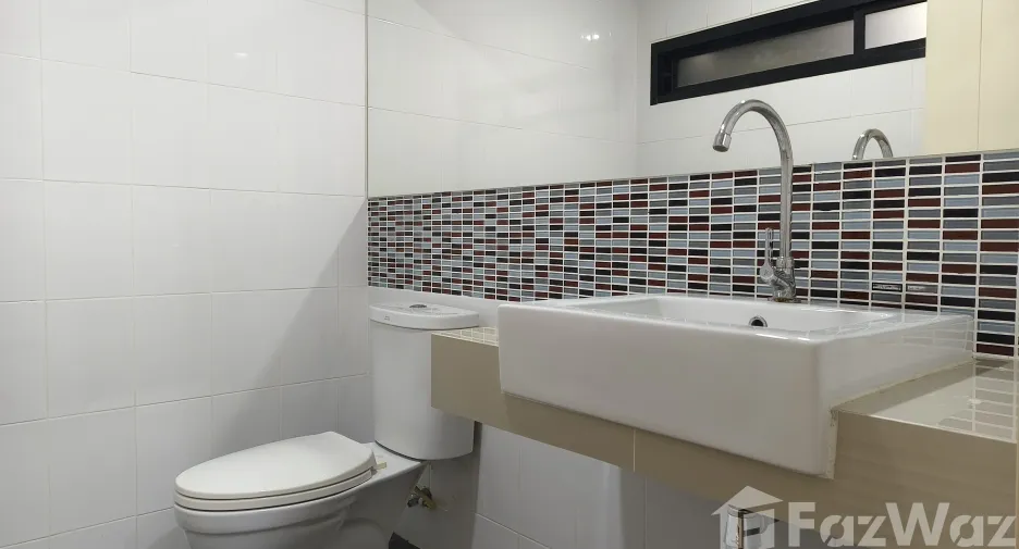 For rent 3 bedrooms townhouse in Pak Kret, Nonthaburi
