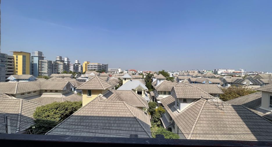 Wohnung zum Kauf mit Studio in Phra Khanong, Bangkok