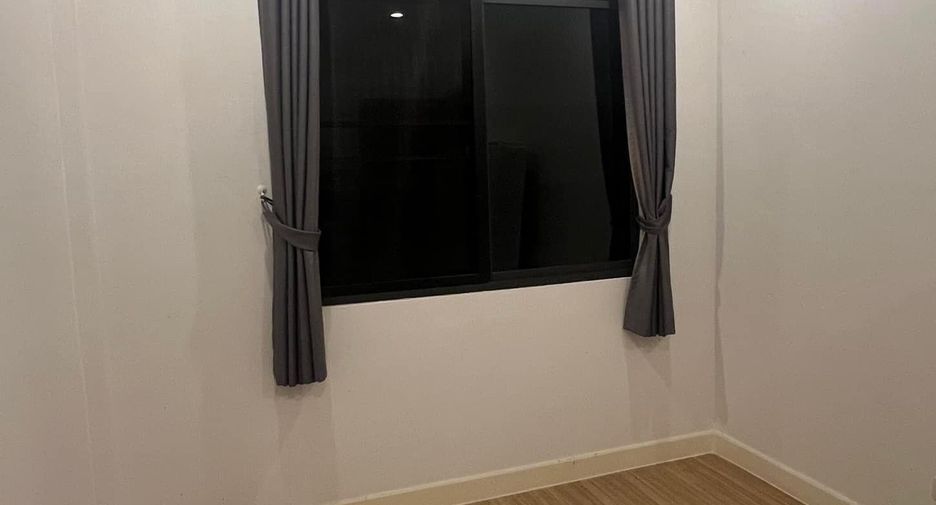 For sale 3 ベッドルーム townhouse in Bang Lamung, Chonburi