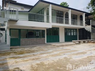 For rent and for sale 8 bedrooms house in Phra Khanong, Bangkok
