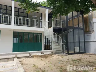 For rent and for sale 8 bedrooms house in Phra Khanong, Bangkok