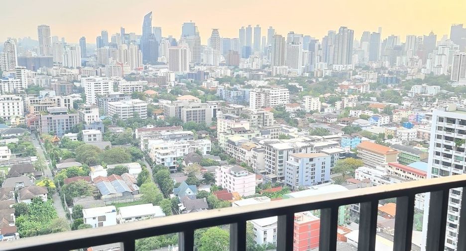 For sale 1 bed condo in Watthana, Bangkok