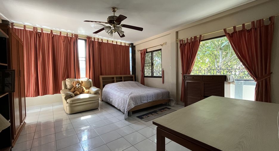 For sale 4 bedrooms villa in Bang Lamung, Chonburi