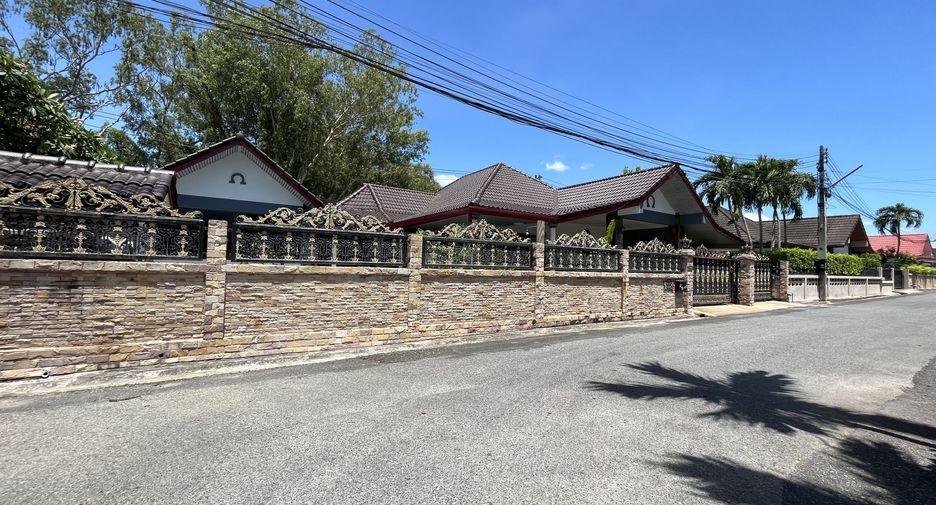 For sale 4 bedrooms villa in Bang Lamung, Chonburi