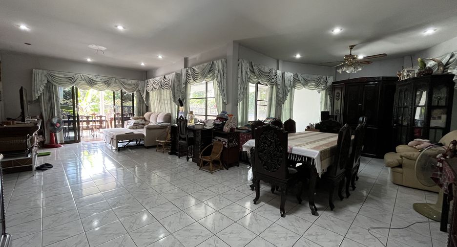 For sale 4 bedrooms villa in Bang Lamung, Chonburi