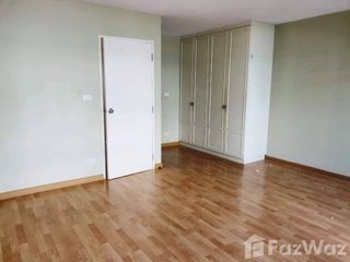 For sale 4 bedrooms townhouse in Don Mueang, Bangkok