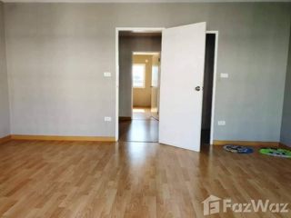 For sale 4 bedrooms townhouse in Don Mueang, Bangkok
