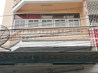 出售 4 卧室 联排别墅 在 Yan Nawa, 曼谷