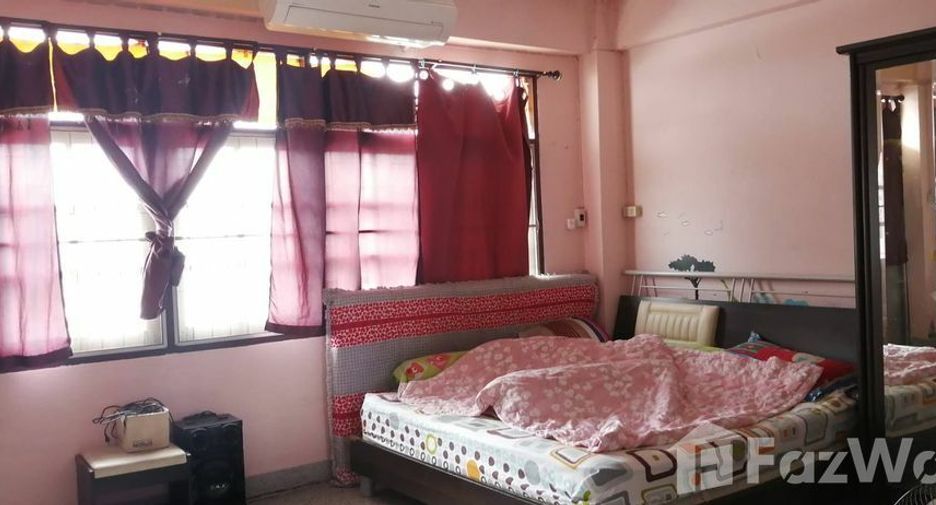 Casa adosada en venta de 4 habitaciones en Yan Nawa, Bangkok