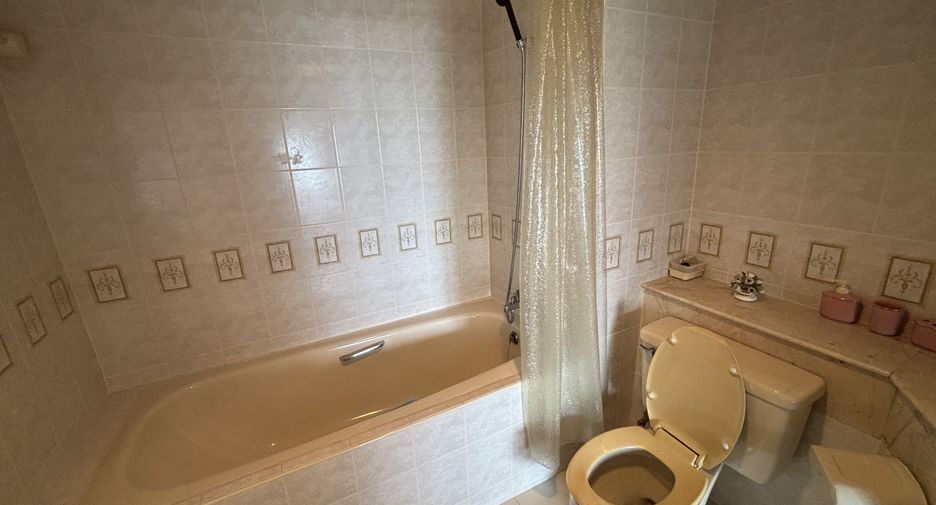 For sale 1 bed condo in Ban Chang, Rayong