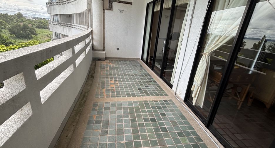 For sale 1 bed condo in Ban Chang, Rayong