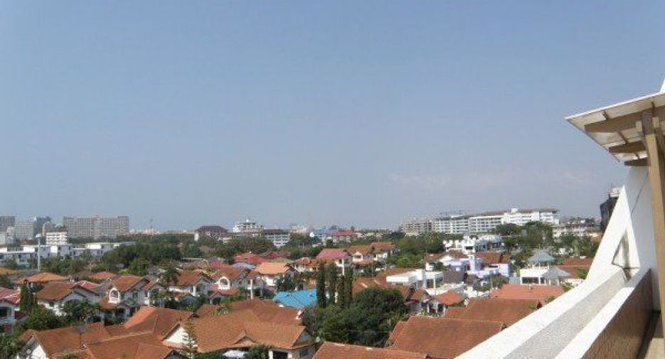 For rent 3 bedrooms condo in Jomtien, Pattaya