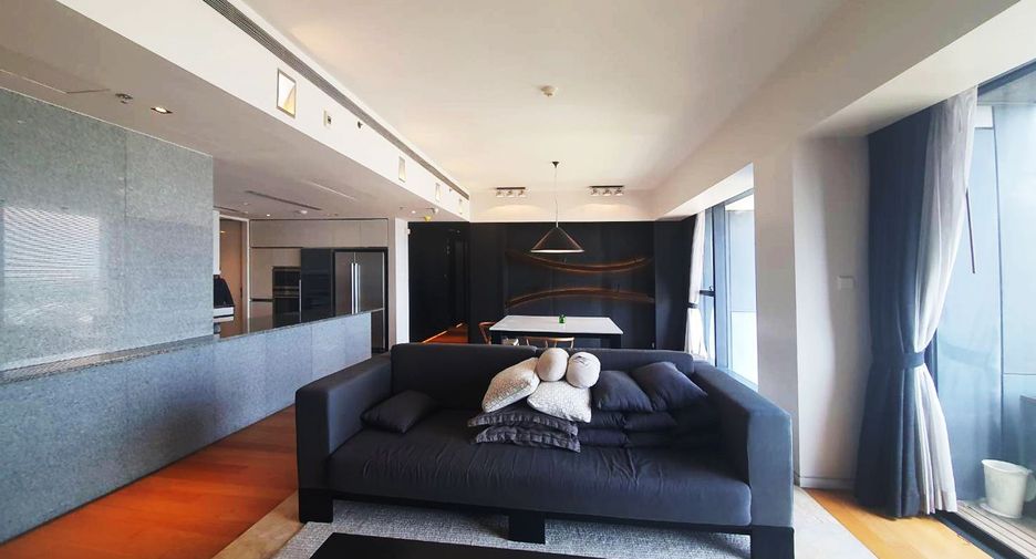 Condo en venta de 3 habitaciones en Sathon, Bangkok