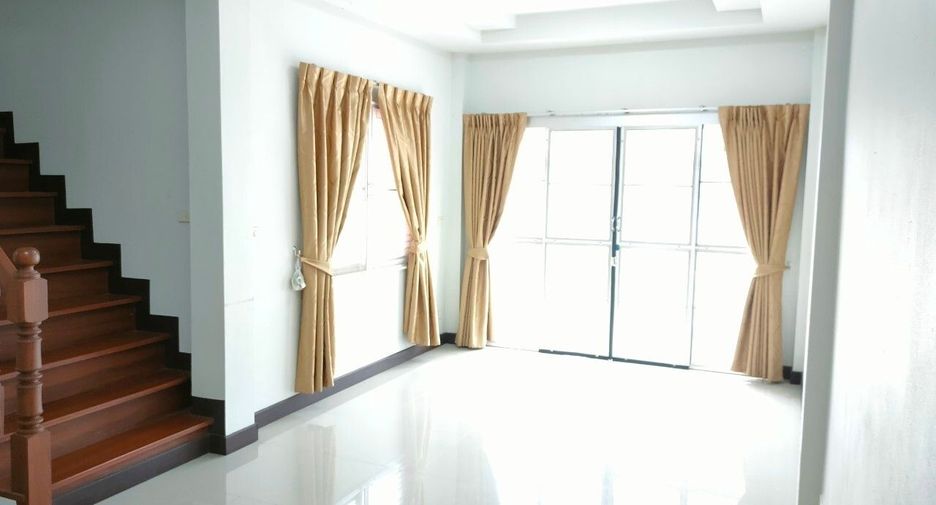 For sale 3 bedrooms townhouse in Mueang Samut Sakhon, Samut Sakhon